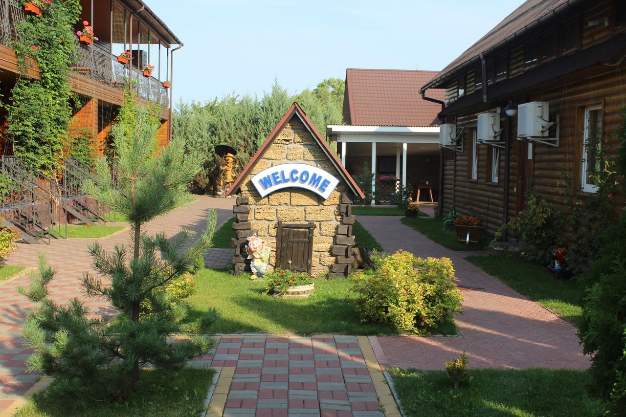 Hotel-Complex Mizh Triokh Ozer Svityaz' Ngoại thất bức ảnh